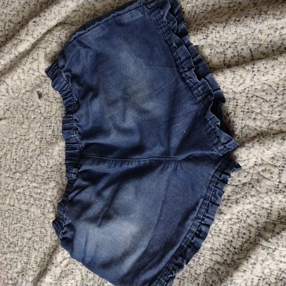 Playful Learning book with shorts - Picture 6 of 8